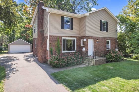 6044 Davison Road, Burton, MI 48509 photo 2