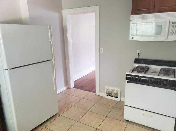 758 W Huron Street, Pontiac, MI 48341 photo 2