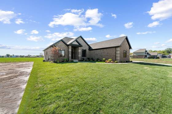 8127 Hunters Ridge Drive, Newport, MI 48166 photo 2
