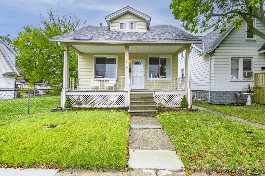 314 W Muir Avenue, Hazel Park, MI 48030