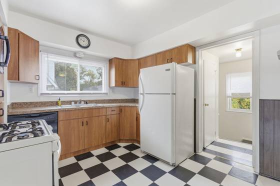 314 W Muir Avenue, Hazel Park, MI 48030 photo 2