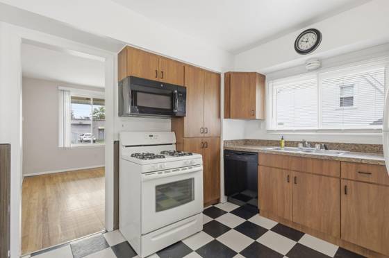314 W Muir Avenue, Hazel Park, MI 48030 photo 3