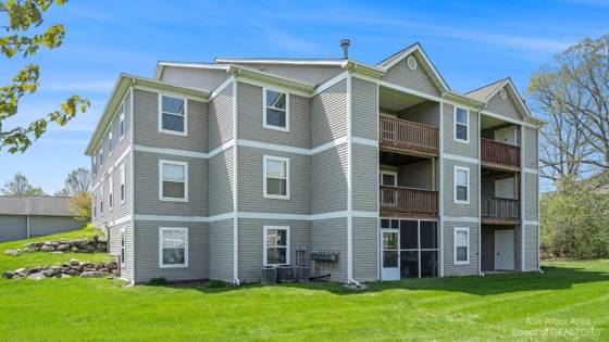 1328 Heatherwood Lane, Ann Arbor, MI 48108 photo 4