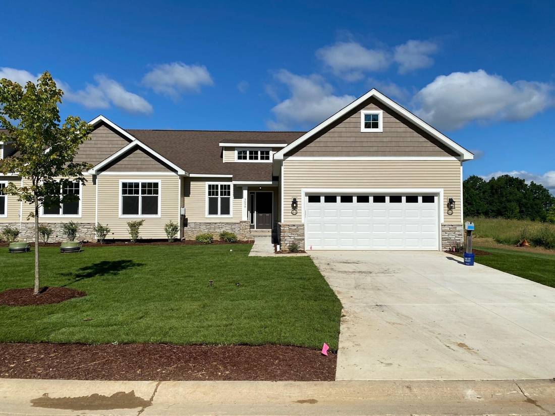 5660 Trail Side Lane #4, Whitmore Lake, MI 48189