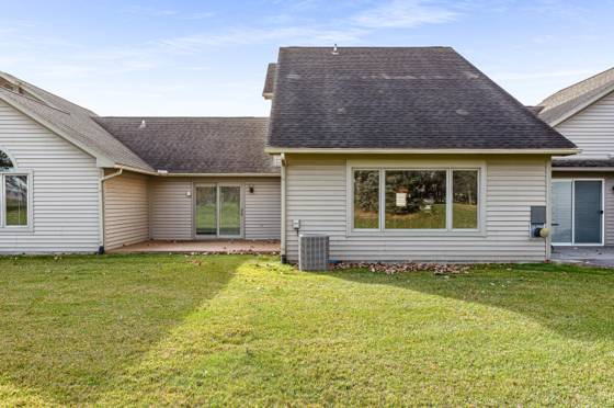 3020 Rivers Edge Drive, Wayne, MI 48184 photo 5