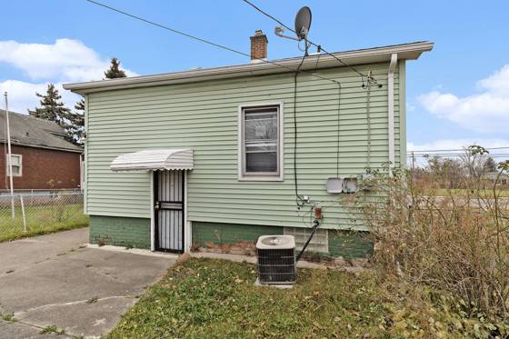 4618 Alter Road, Detroit, MI 48215 photo 4