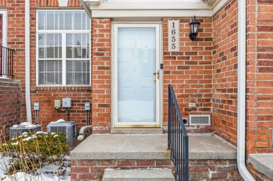 1655 Campau Farms Circle, Detroit, MI 48207 photo 3