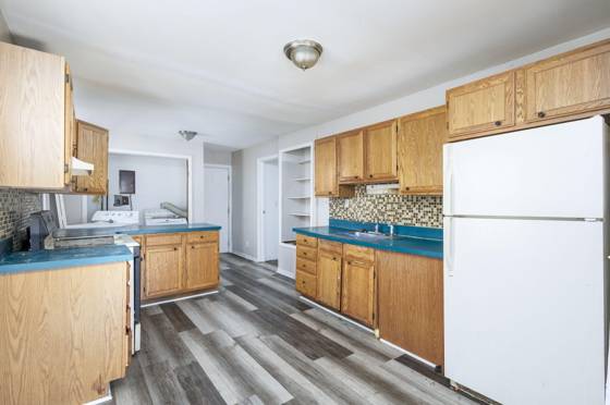 621 E Meyers Avenue, Hazel Park, MI 48030 photo 5