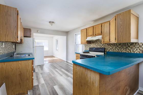 621 E Meyers Avenue, Hazel Park, MI 48030 photo 4