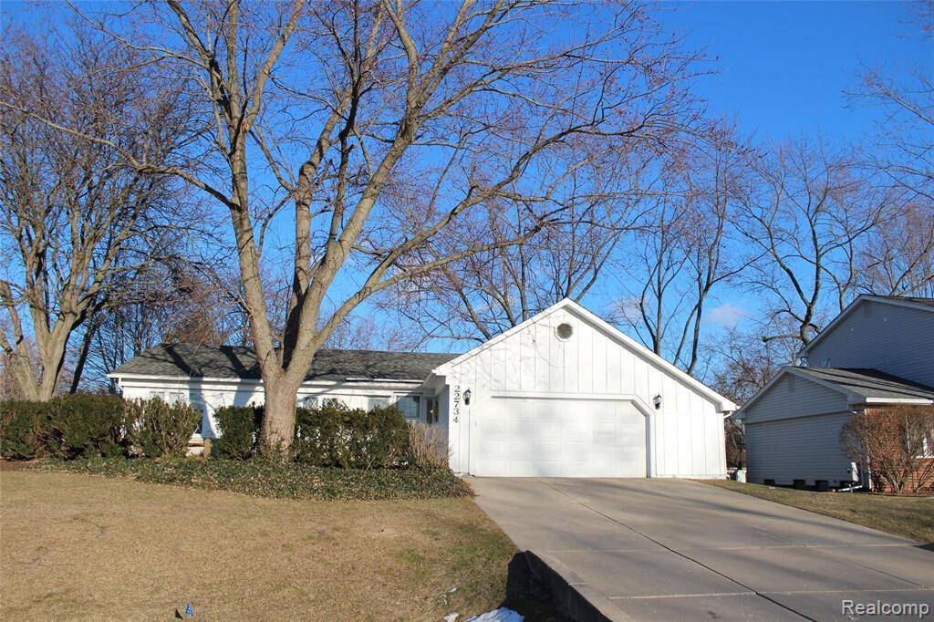 22734 Chestnut Tree, Novi, MI 48375
