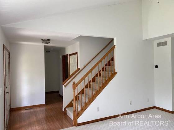 3144 Dunwoodie Road, Ann Arbor, MI 48105 photo 4