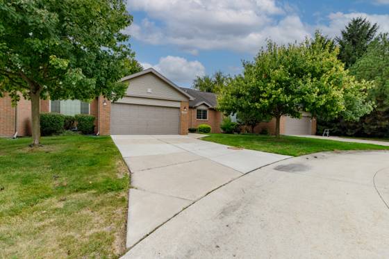 40049 Rolling Green Court, Canton, MI 48188 photo 3