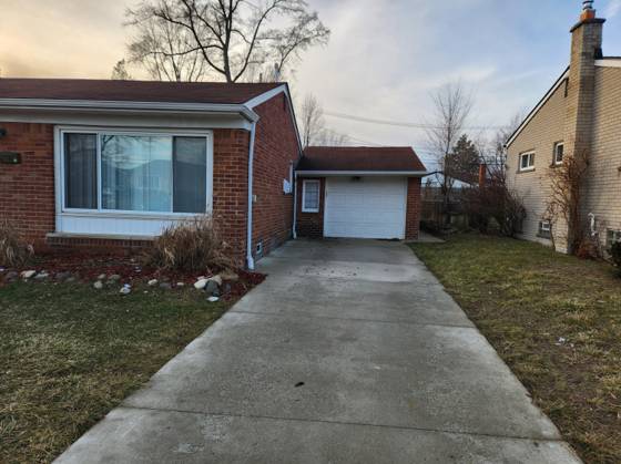 29121 Mark Avenue, Madison Heights, MI 48071 photo 2