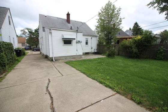 26095 Pattow Street, Roseville, MI 48066 photo 3