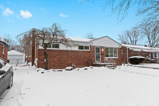 9010 Leverne, Redford, MI 48239 photo 2