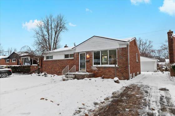 9010 Leverne, Redford, MI 48239 photo 3
