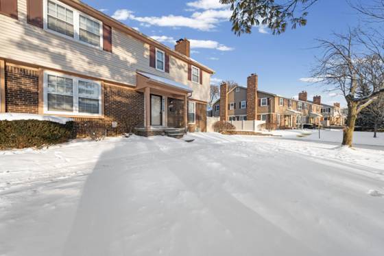 21053 E Glen Haven Circle, Northville, MI 48167 photo 2
