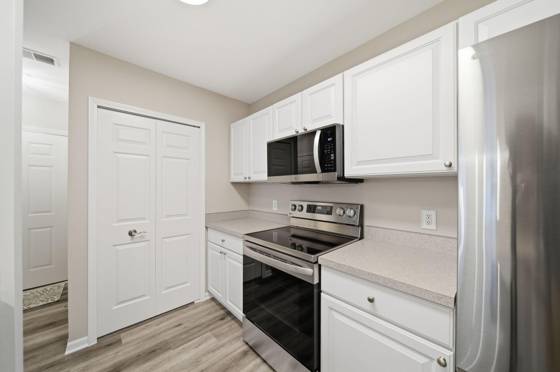 2738 S Knightsbridge Circle, Ann Arbor, MI 48105 photo 5