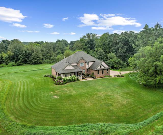575 E Maple Road, Milford, MI