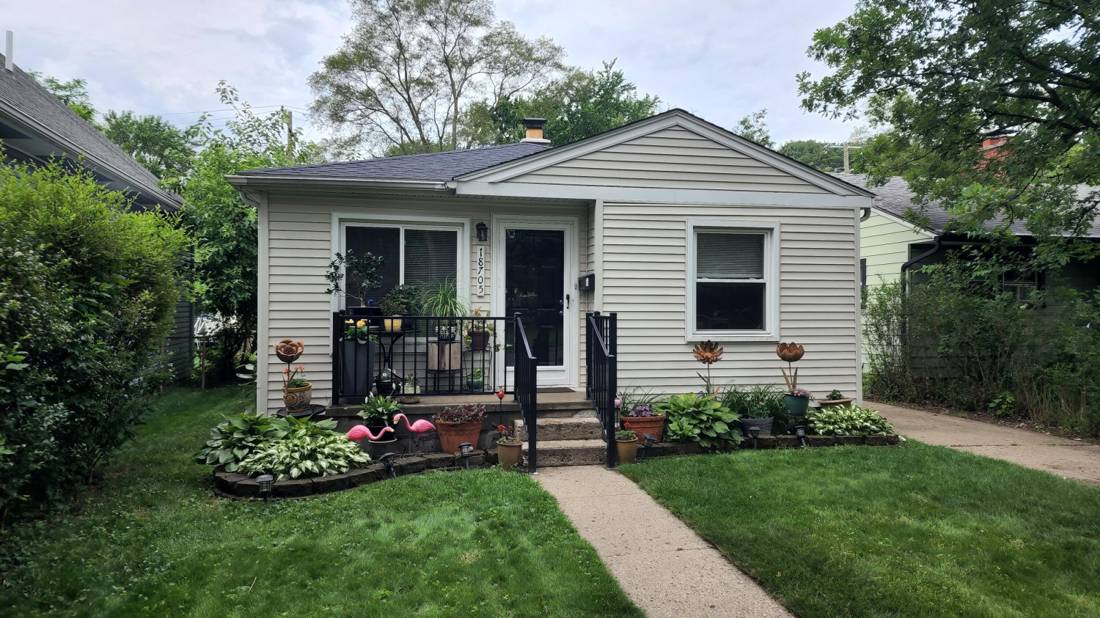 18705 Delaware Avenue, Redford, MI 48240