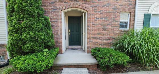 152 Legacy Park Circle, Dearborn Heights, MI 48127 photo 3