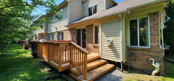 152 Legacy Park Circle, Dearborn Heights, MI 48127 photo 4