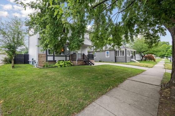 578 E Mahan Avenue, Hazel Park, MI 48030 photo 3