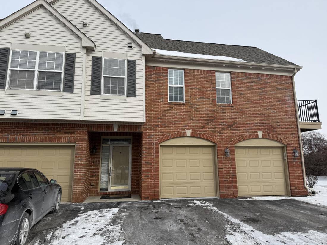 23493 Williamsburg Circle, Woodhaven, MI 48183