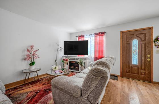 8285 Packard Avenue, Warren, MI 48089 photo 3