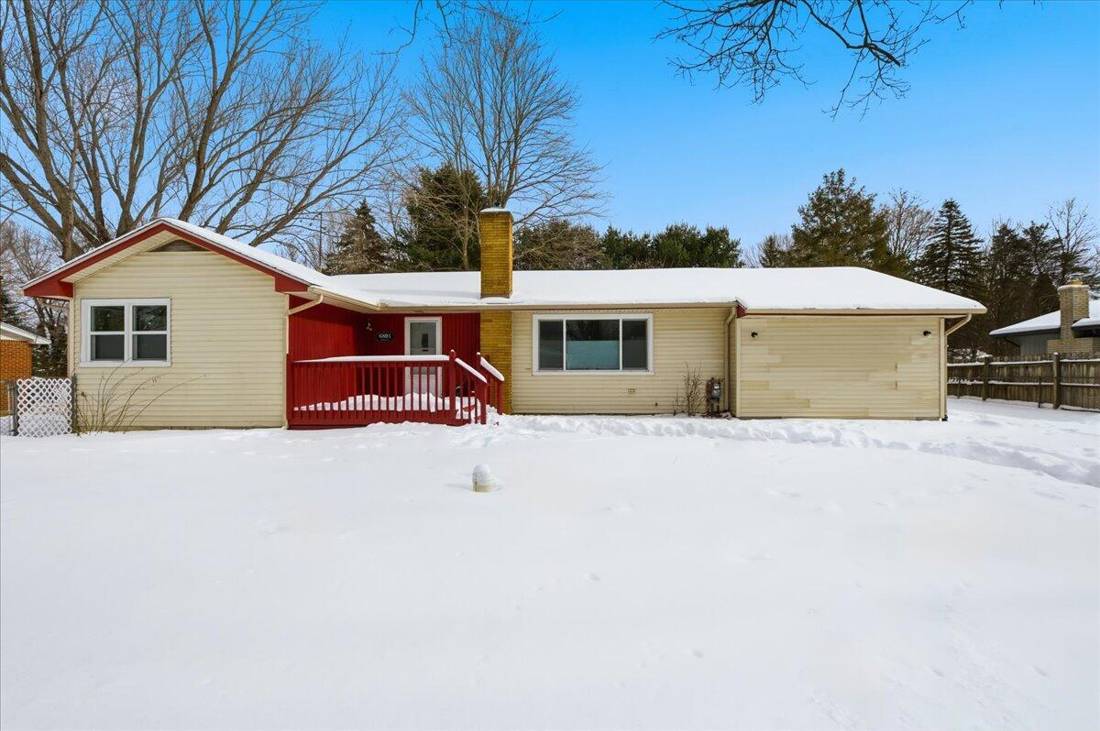 6891 Somerset Drive, Brighton, MI 48116