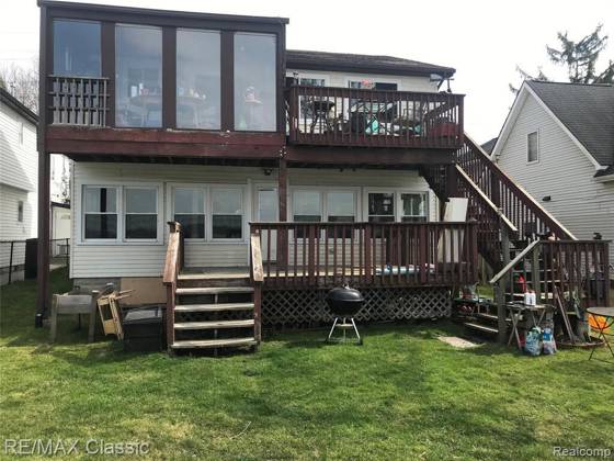 381 E Shore Drive, Whitmore Lake, MI 48189 photo 2
