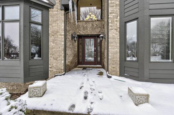 10056 Rosemarie Run, Brighton, MI 48114 photo 2
