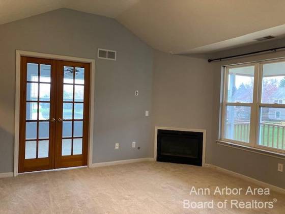 1635 Weatherstone Drive, Ann Arbor, MI 48108 photo 4