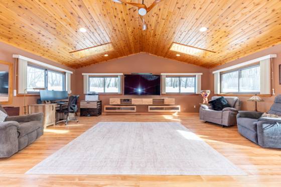 8655 Joeys Drive, Pinckney, MI 48169 photo 3