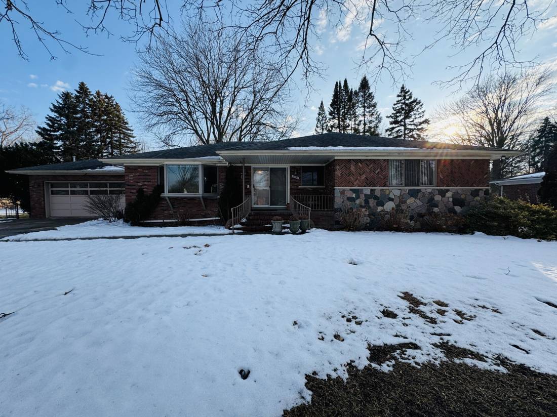 21154 Hale Street, Clinton Twp, MI 48036