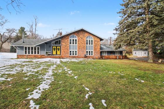 5060 Glenway Drive, Brighton, MI 48116 photo 2