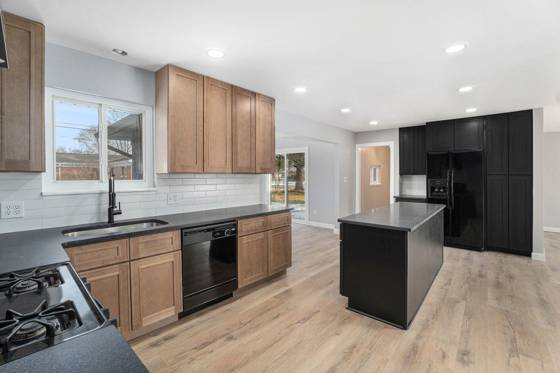1916 Hollingsworth Drive, Commerce Twp, MI 48390 photo 4