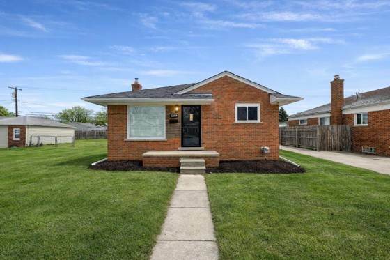 23029 Beverly Street, Saint Clair Shores, MI 48082 photo 2