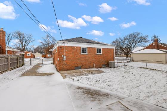 23029 Beverly Street, Saint Clair Shores, MI 48082 photo 5