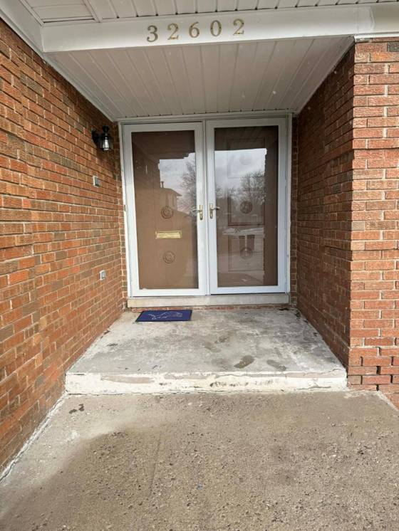 32602 Barclay Square, Warren, MI 48093 photo 4