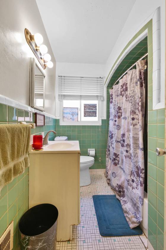 12261 Lansdowne Street E, Detroit, MI 48224 photo 5