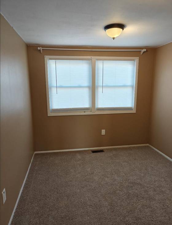 1813 Brentwood, Troy, MI 48098 photo 3