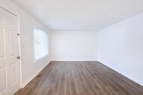 146 W Beverly Avenue, Pontiac, MI 48340 photo 2