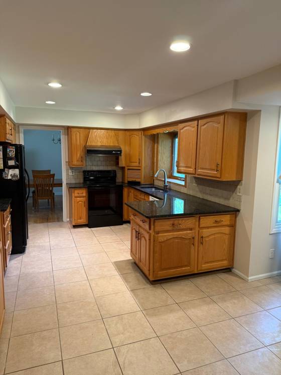 3925 Waldenwood Drive, Ann Arbor, MI 48105 photo 2