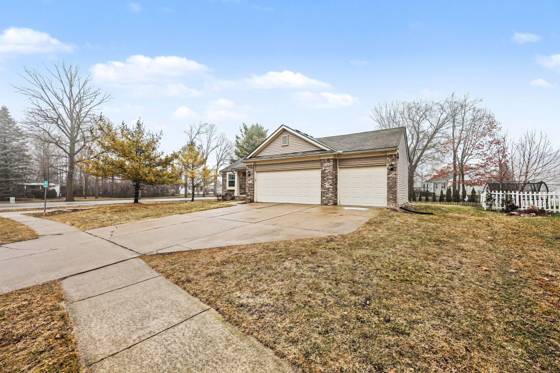 9113 Lakewood Drive, Whitmore Lake, MI 48189 photo 2