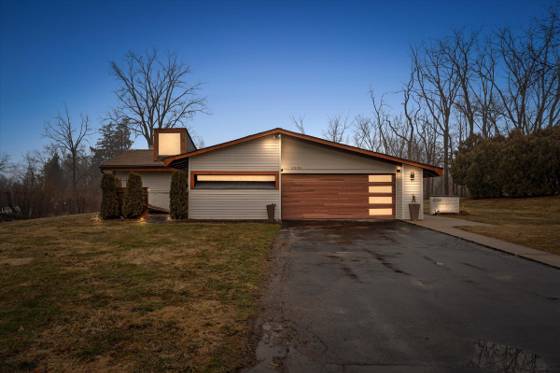 2330 N Pine Center Drive, West Bloomfield, MI 48323 photo 2