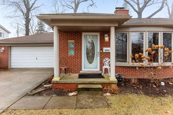 31043 Brown Street, Garden City, MI 48135 photo 2