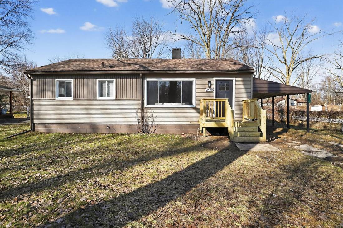 22002 Fenster Street, Belleville, MI 48111