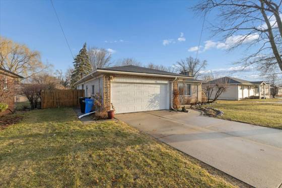 640 W Girard Avenue, Madison Heights, MI 48071 photo 4
