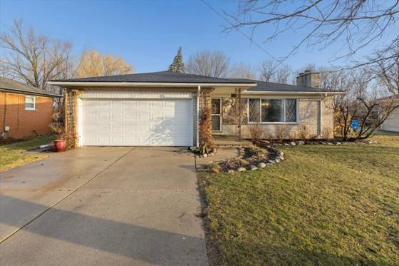 640 W Girard Avenue, Madison Heights, MI 48071 photo 2